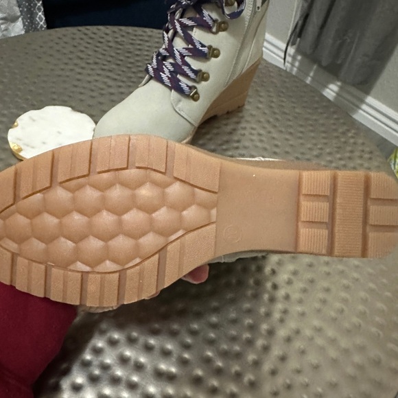 Brand new Maurice’s Claire Gray Knit Collar Lace Up Wedge-10 - Picture 6 of 7